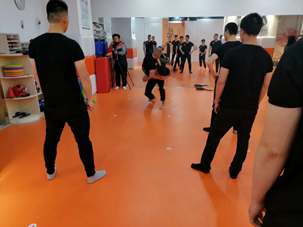 现代保镖行业前景如何?