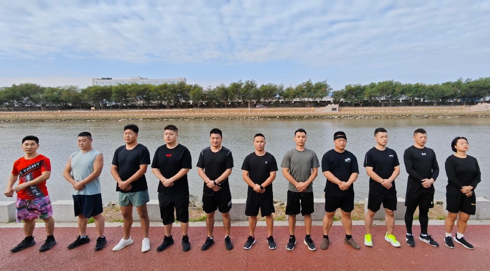 湖北黄石某私立学校决定与黄石寰宇兄弟保镖公司展开合作